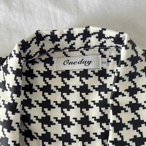 Houndstooth Double Breasted Short Sleeve Shirt: Black and White - Size L… - Picture 5 of 6